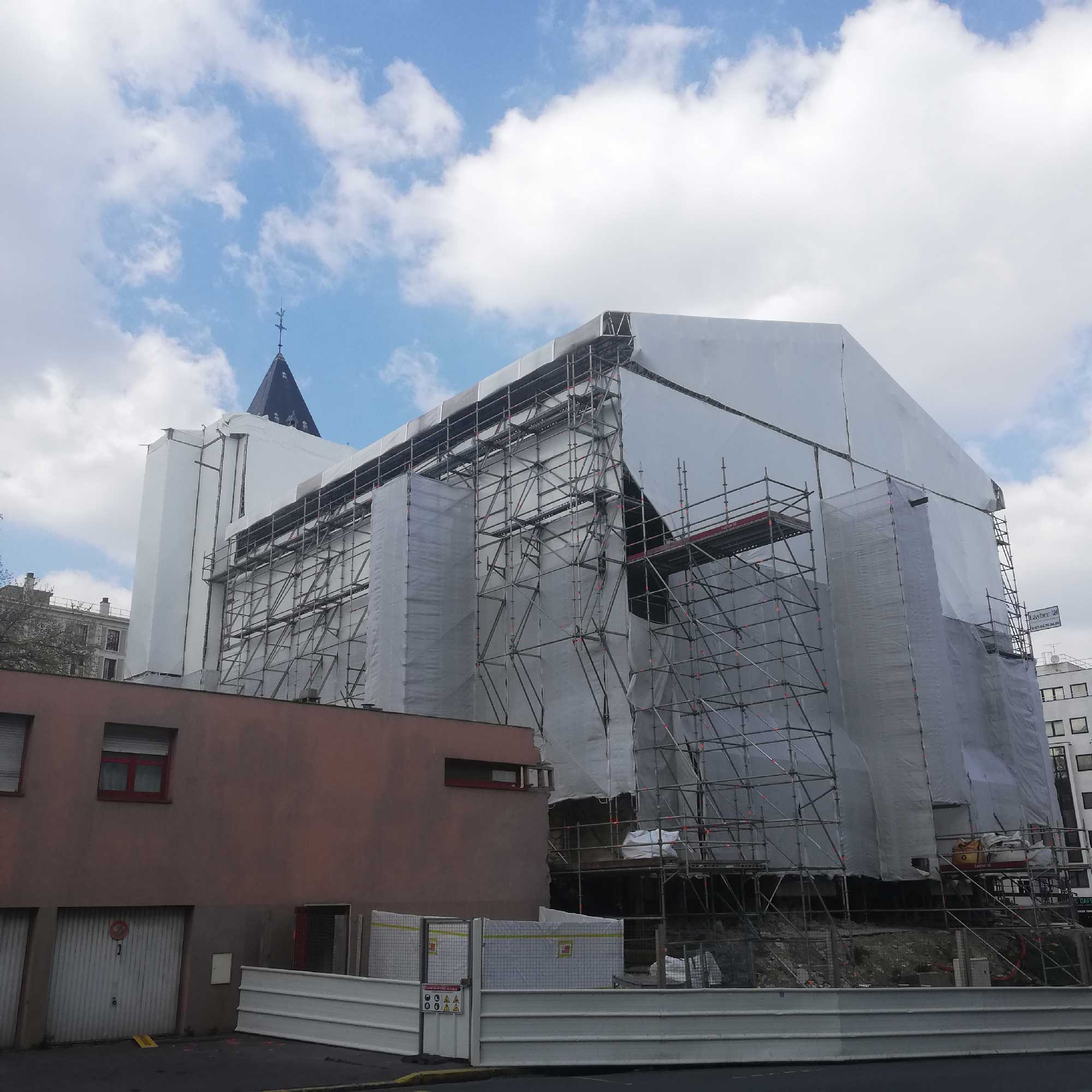 DÉCAPAGE CHIMIQUE DES PEINTURES AU PLOMB DE L’ÉGLISE DE PANTIN — free download